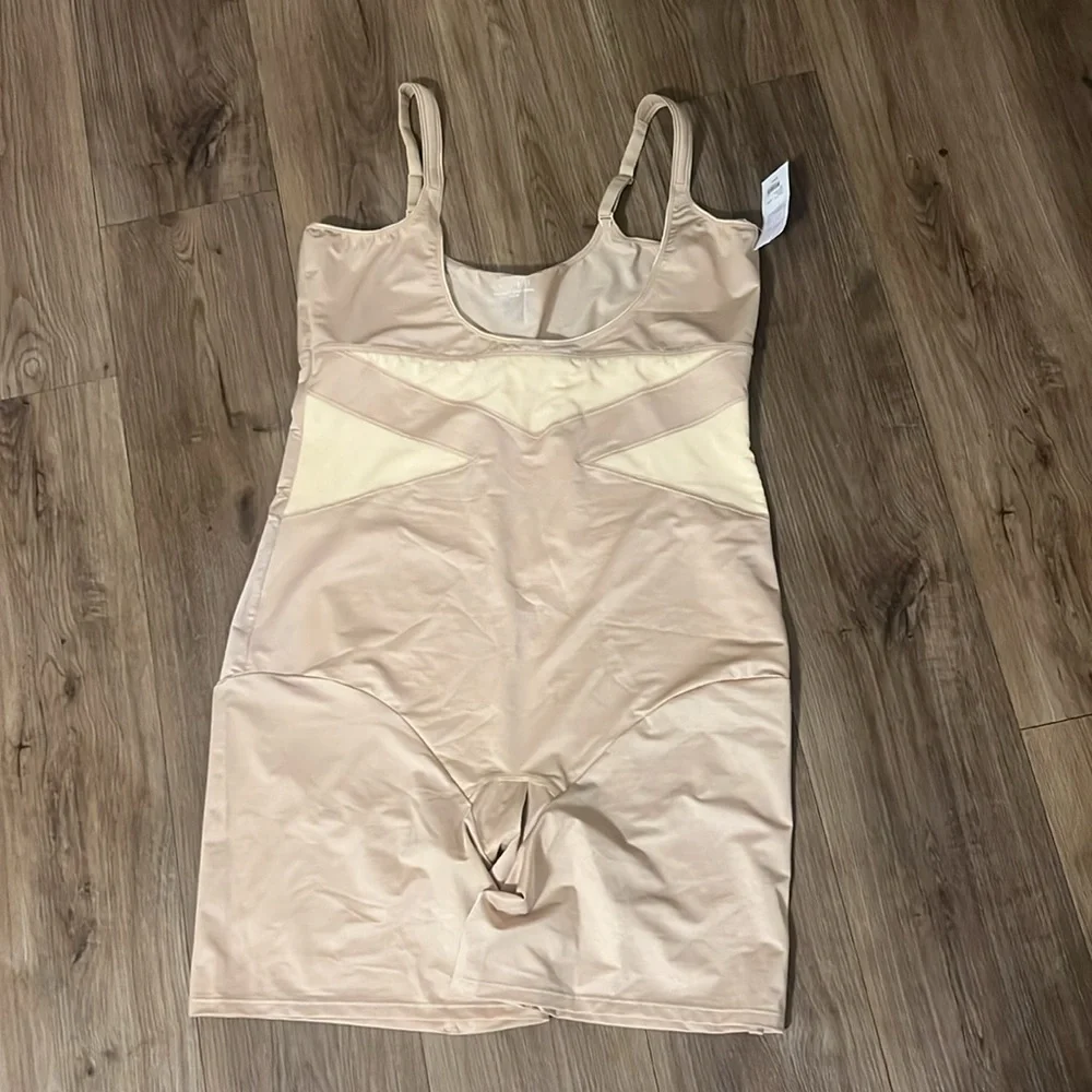 NWT 22/24 Shape by Cacique Level 3 Contouring Open-Bust Thigh Shaper Cafe Mocha